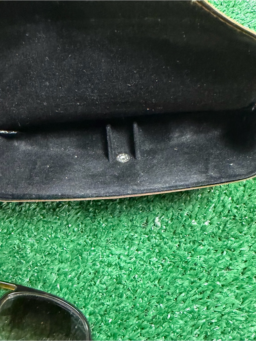 Ray-Ban Women's Black Sunglasses with Brown Case - Picture 7 of 7